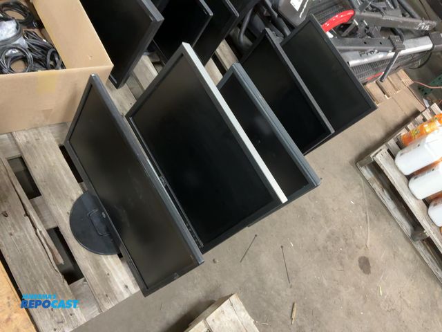 Lot 2-79304 - Lot of (5) Computer Monitors From Various Brands Including HP, Dell, Acer, LG