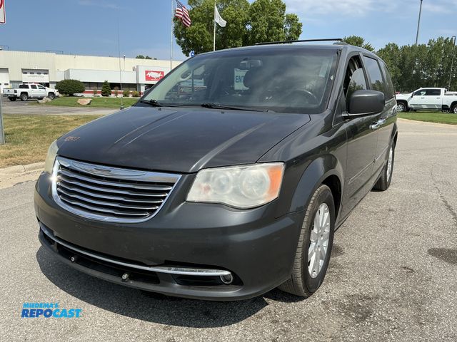 Lot 2-95922 - 2012 Chrysler Town &amp; Country Touring Other FWD