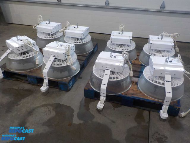 Lot 2-33099 - LOT OF (8) INDUSTRIAL LED LUMINAIRE WAREHOUSE LIGHTING, MOTION DETECTORS, SUPPORT HOOK, POWERCORD, R...