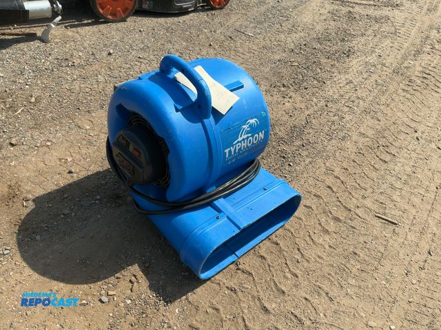 Lot 2-10570 - Miscellaneous Floor Blower Fan