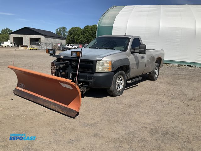 Lot 2-30110 - 2008 Chevrolet Silverado Work Truck Regular Cab Long Box Pickup Truck 4x4