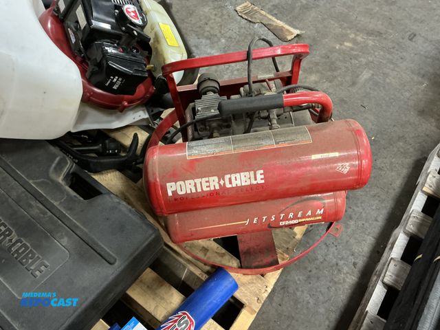 Lot 2-93530 - Jet stream air compressor CF2400 2HP/4 Gallon.