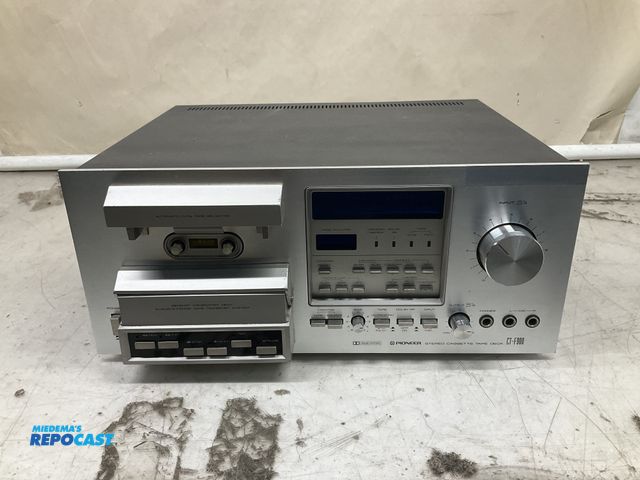 Lot 2-67978 - Pioneer Cassette player, model#CT-F900, lights up, no further testing