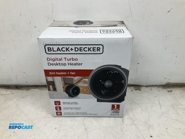 Lot 2-17199 - Black and Decker BHDT118 Digital turbo desktop heater+fan