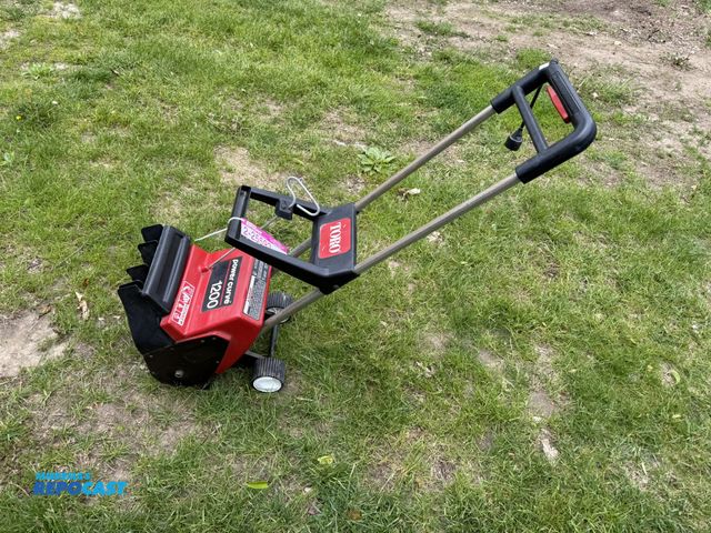 Lot 2-25593 - TORO POWER CURVE 1200 ELECTRIC SNOW BLOWER