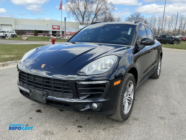 Lot 2-93387 - 2015 Porsche Macan S SUV AWD