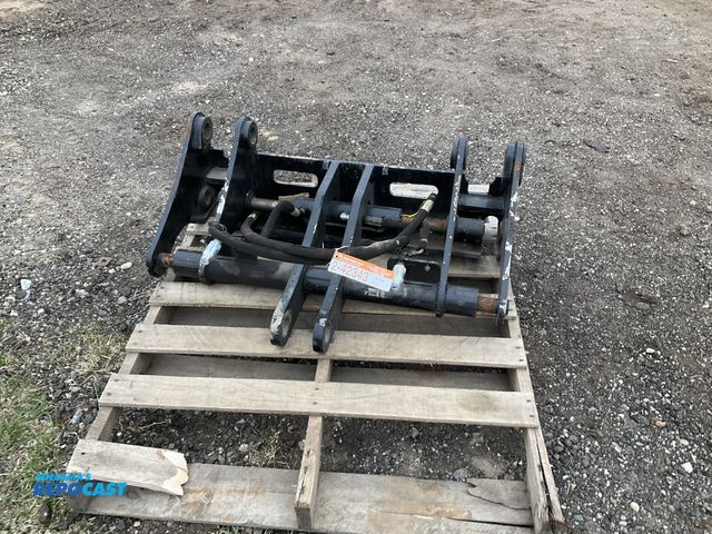 Lot 2-42343 - Hydraulic Quick Coupler Adapter to fit JRB 406 Attachments, fits Yanmar V8 or Terex TL80 Compact Whe...