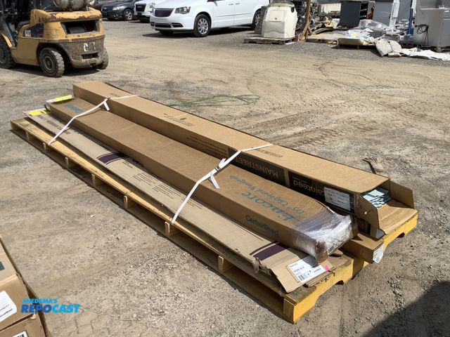 Lot 2-27204 - Skid lot of miscellaneous large boxes of certainteed saint goblain vinyl siding including: monogram ...
