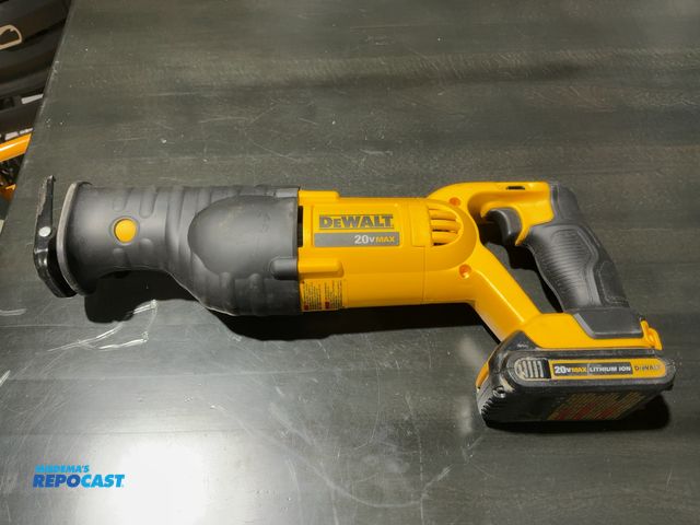 Lot 2-53625 - DeWalt DCS380 Variable-Speed Reciprocating Saw(DOBSON)