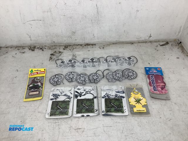 Lot 2-74005 - Lot of car air fresheners including a Mentos bubble gum, a Vanillaroma, blackberry clove, Supreme, a...