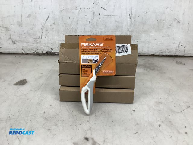 Lot 2-13862 - Lot of (9) Fiskars #190220 total control 7” scissors- 3 boxes of 3