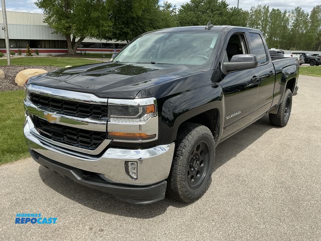 Lot 2-43881 - 2018 Chevrolet Silverado 1500 LT Extended Cab Standard Box Pickup Truck 4x4