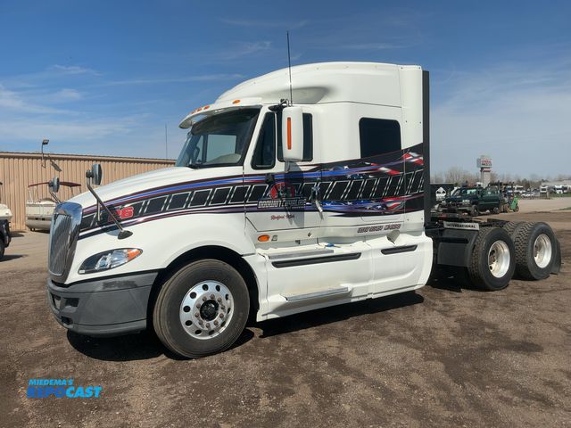 Lot 2-11038 - 2015 International ProStar+ 122 6x4 Semi Truck