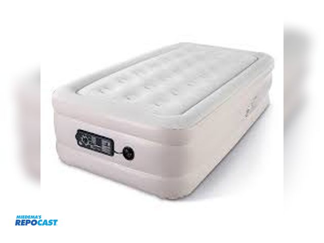 Lot 2-13788 - Serta 18IN. Raised twin sized never flat pump technology inflatable mattress, size: 74”x39”x18”