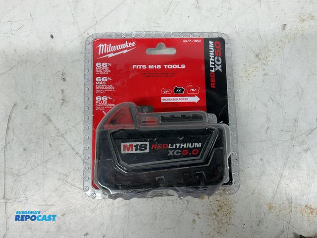 Lot 2-11445 - Milwaukee 48-11-1850 Red Lithium XC 5.0 Battery
