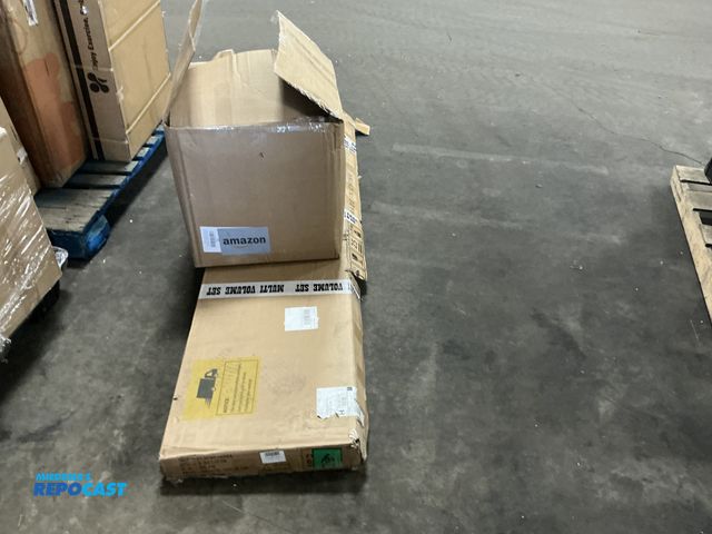 Lot 2-93923 - Skid lot includes miscellaneous items, such as home property, items include sink, bed frame, comfort...