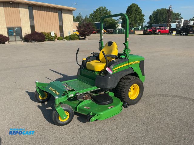 Lot 2-20418 - John Deere 997 Commercial Hydrostatic Zero Turn Lawn Mower