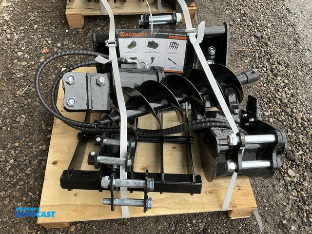 Lot 2-10857 - New AGT 12EX-SET6 Mini Excavator Attachment Set