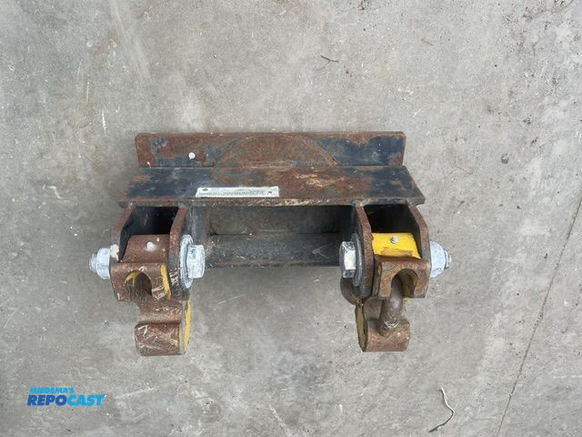 Lot 2-72746 - Used  Thoroughbred Industries fifth wheel saddle mount, rated for 5,000 lbs, missing one J hook.
