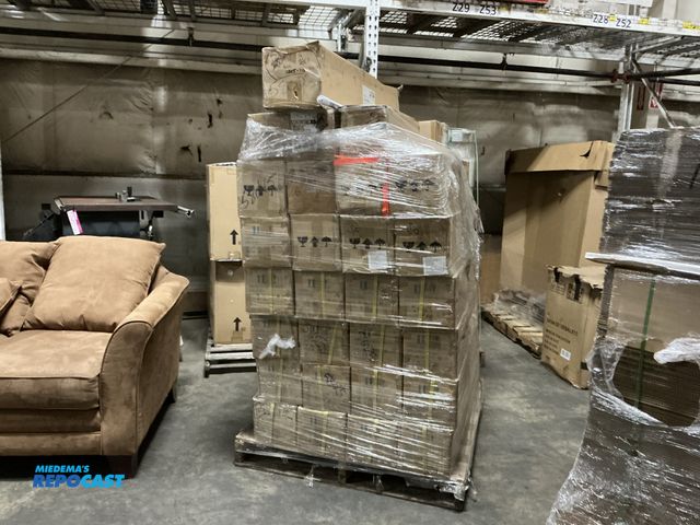 Lot 2-28407 - Skid of LED Tube Lights #NLS-T8-18W1200