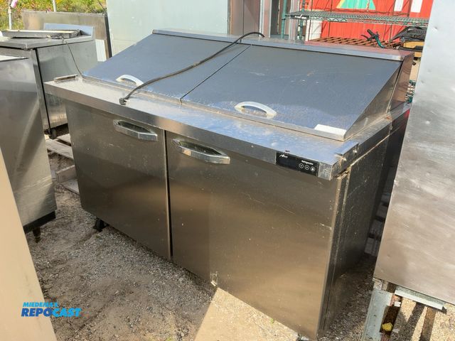 Lot 2-33303 - Natural BLMT60-HC-BA126 Commercial refrigerator