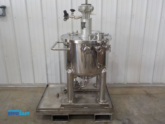 Lot 2-34223 - Pressure pot with Parker air motor; The Parker TAM4-030S is a Taiyo Radial Piston Air Motor, which i...