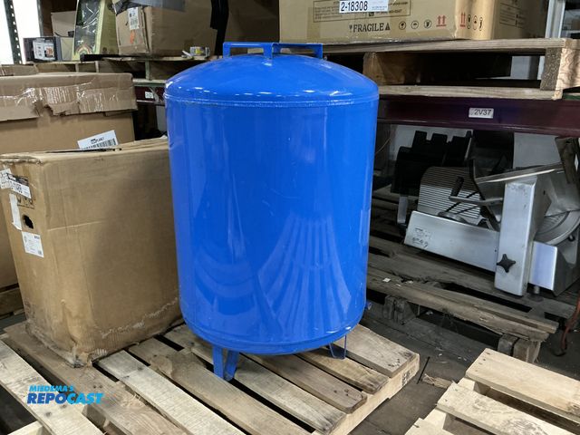 Lot 2-11489 - Flo Tech FP7120-08 pressure tank