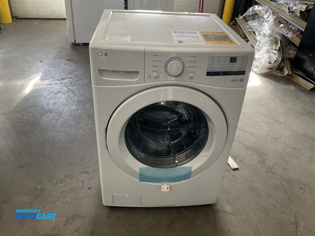 Lot 2-40462 - Scratch & Dent LG WM3400CW Washer