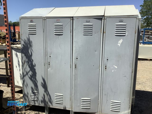 Lot 2-62381 - Berger Republic Steel Corporation lockers, set of 4 lockers bolted together, lockers measure 18"
x 1...