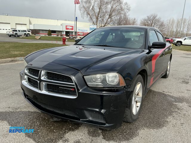 Lot 2-43650 - 2013 Dodge Charger SE Sedan RWD