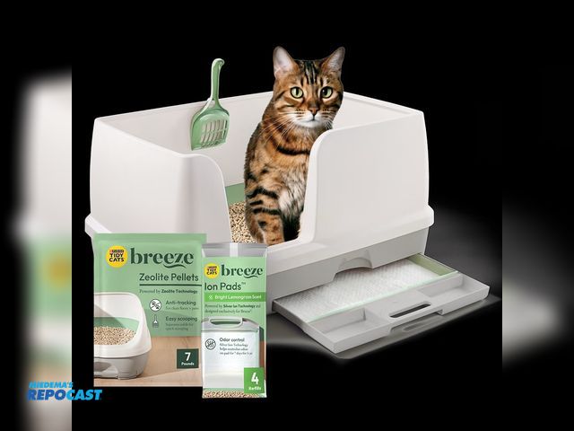 Lot 2-19833 - Breeze XL litter box with cat pads, scoop, and litter pellets