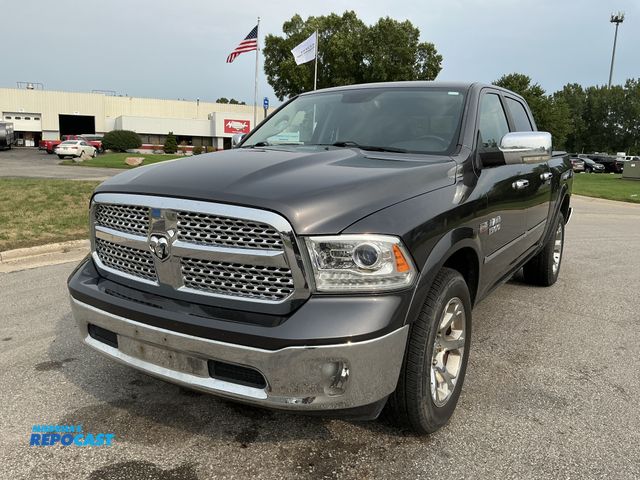 Lot 2-45895 - 2016 Ram 1500 Laramie Crew Cab Short Box Pickup Truck 4x4