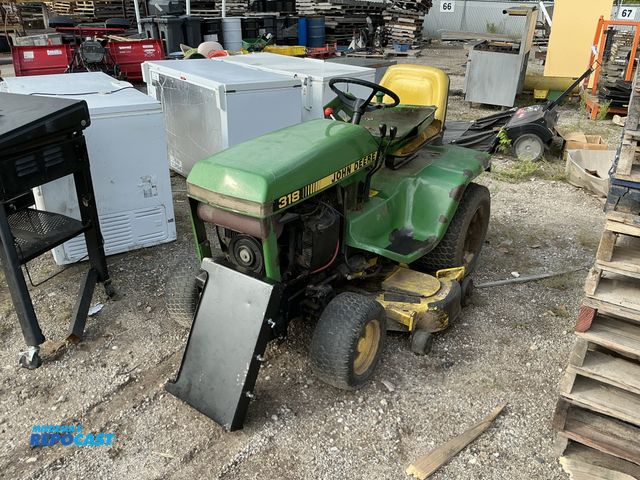 Lot 2-33670 - John deere 318 Riding Lawn Mower