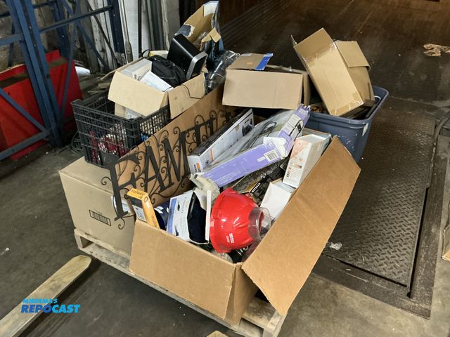 Lot 2-93372 - Skid Lot of Miscellaneous Items Including Decor, Foot Massager, Neck Stretcher, Medline Bed Assist, ...