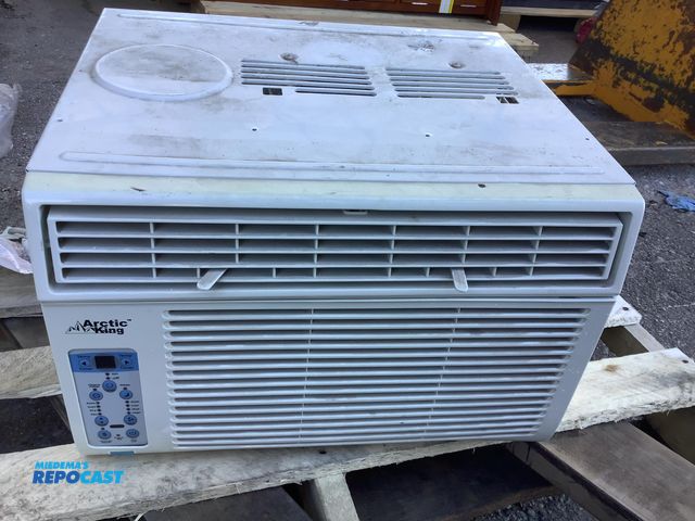 Lot 2-74201 - Electric Arctic king Conditioner Window AC Unit Arctic king ac unit