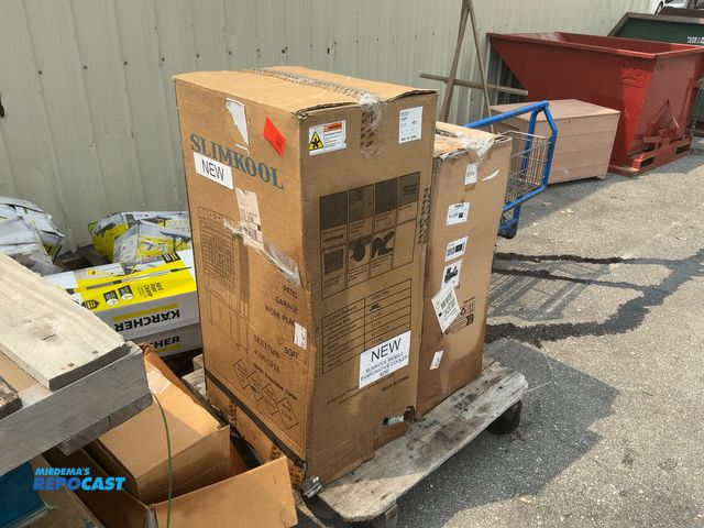 Lot 2-18752 - (2) Industrial Evaporative Coolers from Vevor and Slimkool