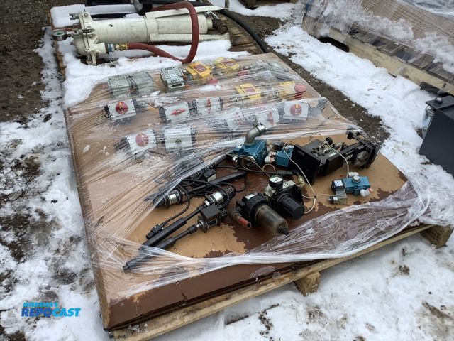 Lot 2-19642 - Skid Lot of Numatics Lockout Valves, Pneumatic Actuators, Torque Transducers, Lubricators, Etc.