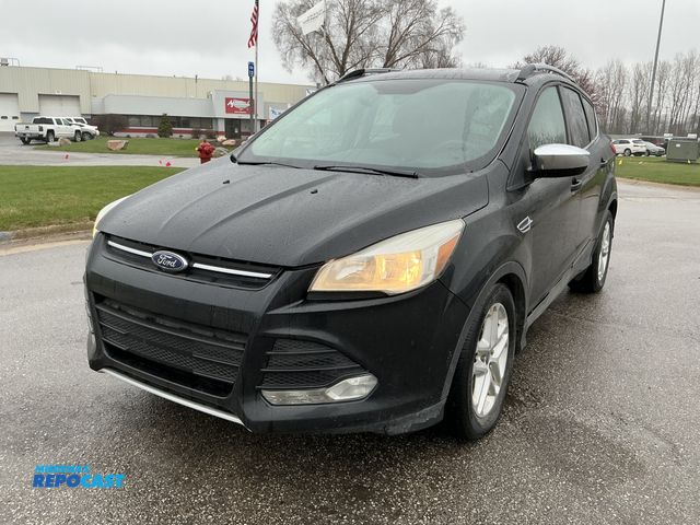 Lot 2-93003 - 2016 Ford Escape SE SUV FWD