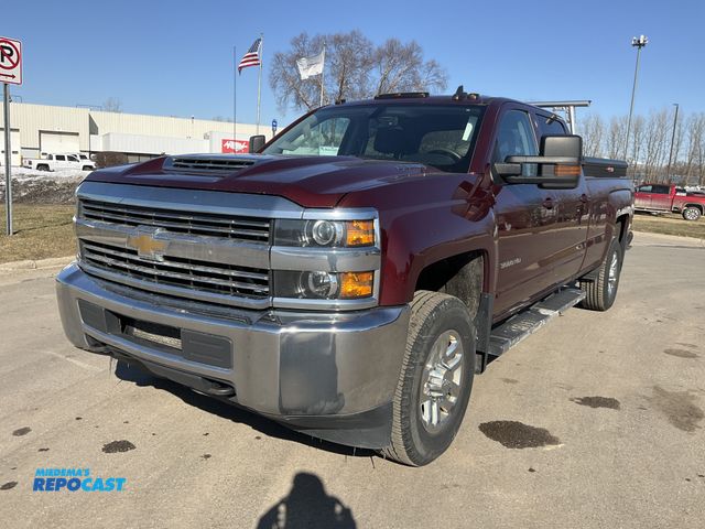 Lot 2-94412 - 2017 Chevrolet Silverado LT Crew Cab Long Box Pickup Truck 4x4