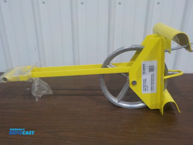 Lot 2-72960 - New Extension Ladder Hoist Attachment