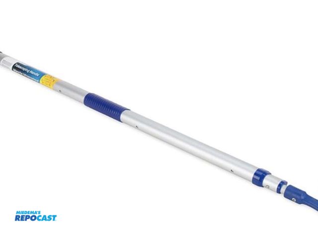 Lot 2-76439 - New Camco Telescoping handle with boat hook. Adjustable 6-11 ft. length
Ergonomic tear-drop design
E...