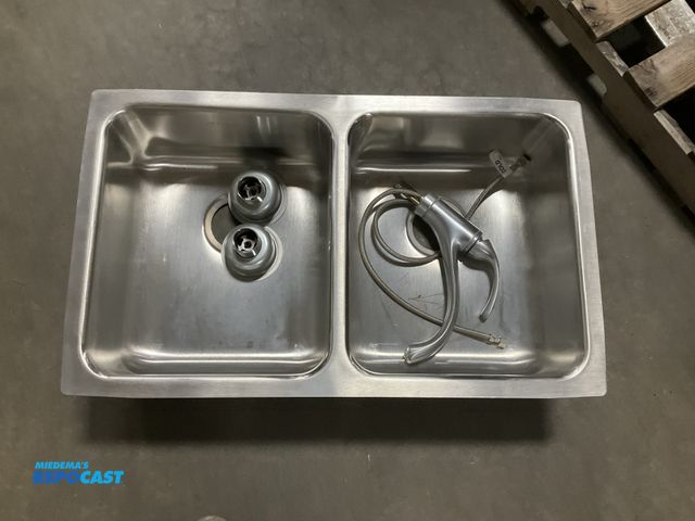 Lot 2-67949 - elkay stainless steel kitchen sink with strainers and faucet 31"L x 18 3/4"W x 8"D