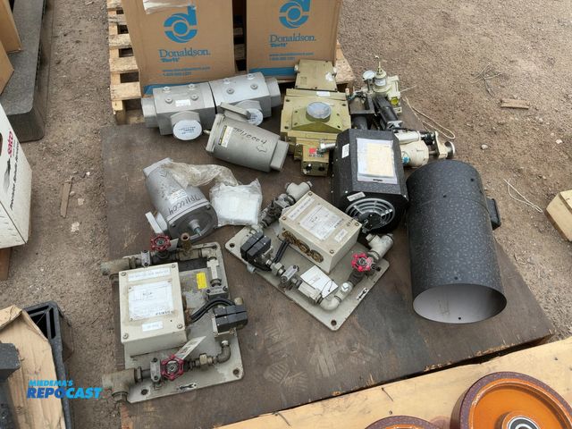 Lot 2-69483 - Skid lot of various industrial parts and components including a Fukui DPR200-03R air regulator, moto...
