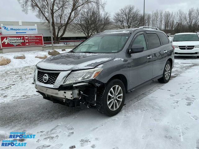 Lot 2-63181 - 2016 Nissan Pathfinder S FWD SUV FWD