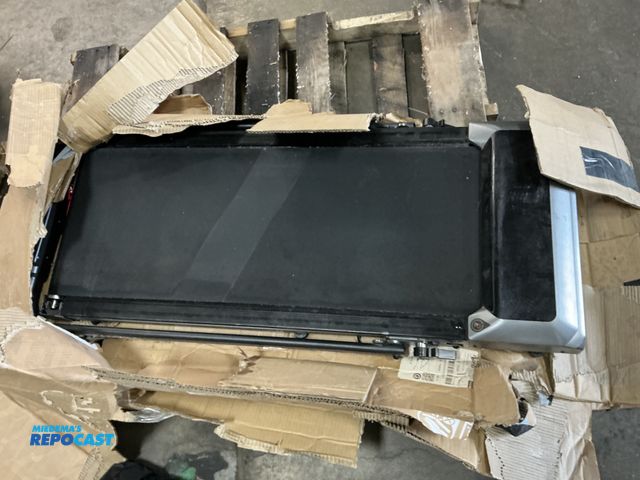 Lot 2-64182 - Electric Treadmill
