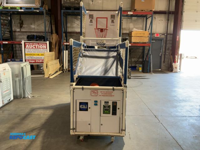 Lot 2-18180 - Basketball Arcade Game