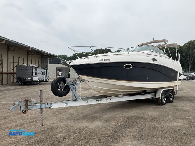 Lot 2-90550 - 2005 Rinker Fiesta Vee 250 27' 1" Cruiser