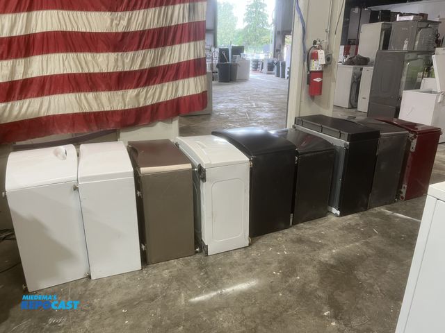 Lot 2-59095 - 9 lot of storage pedestal for front loaders