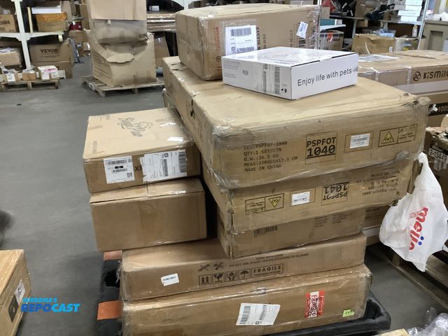 Lot 2-96716 - Lot of pet supplies including, 4 pet bowls 3 small and 1 bigger, folding ladder cat tree, elevated d...