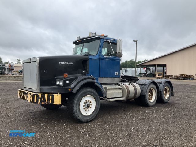 Lot 2-11086 - 1994 Western Star 4964S Day Cab
